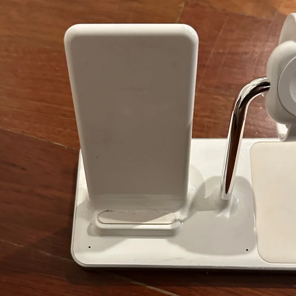ubiolabs White Multi-Device Charging Station White Chargers